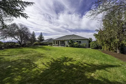 137 Keystone Way, Eagle Point, OR 97524 photo 5
