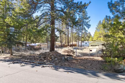60929 Alpine Dr, Bend, OR 97702