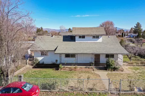 621 Cherry St, Medford, OR 97501