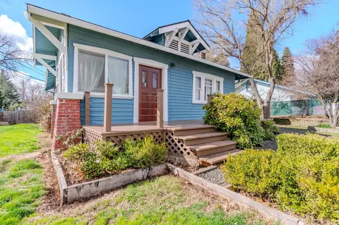 111 Kelso St, Eagle Point, OR 97524