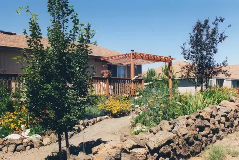 Exterior - 1100 NE Locksley Dr, Bend, OR 97701 photo 4 of 15