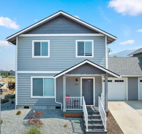 349 Geraldine Pl, Talent, OR 97540