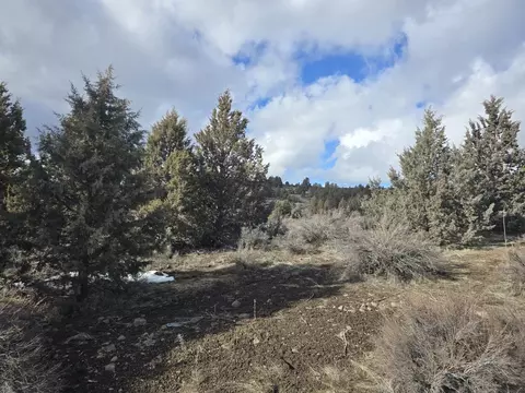 5 Drews Rd, Sprague River, OR 97639