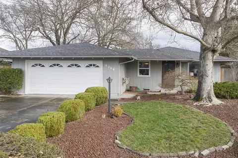 2308 Alcan Dr, Medford, OR 97504