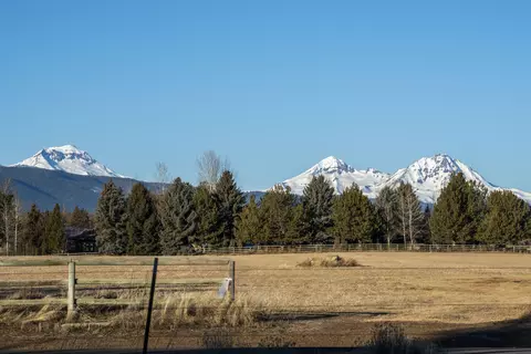 64079 Tumalo Rim Dr, Bend, OR 97703