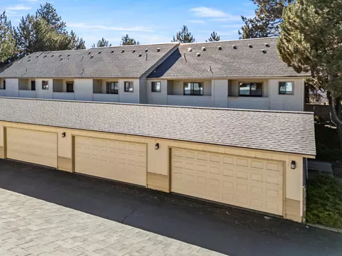 1050 NE Butler Market Rd #2, Bend, OR 97701