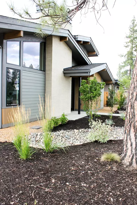 Exterior - 1165 NW Singleton Pl, Bend, OR 97703 photo 3 of 3