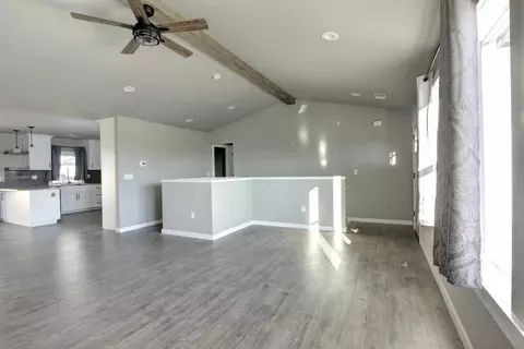 Living - 1013 Ruby Meadows Dr, Eagle Point, OR 97524 photo 2 of 5