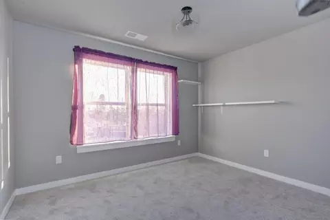Bedroom - 1013 Ruby Meadows Dr, Eagle Point, OR 97524 photo 3 of 4