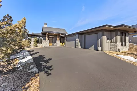 15501 SW Wooden Trestle Ln, Powell Butte, OR 97753