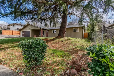 1808 E Jackson St, Medford, OR 97504