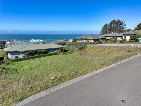 17120 Pacific, Brookings, OR 97415