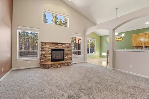 51907 Fordham Dr, La Pine, OR 97739 photo 3