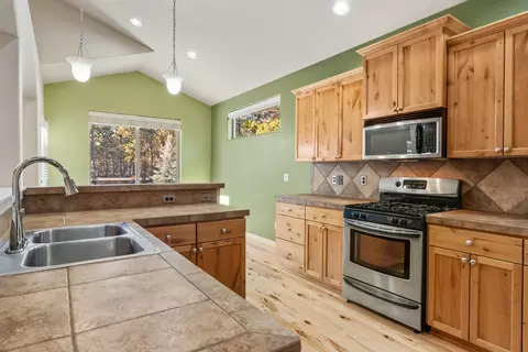 51907 Fordham Dr, La Pine, OR 97739 photo 6