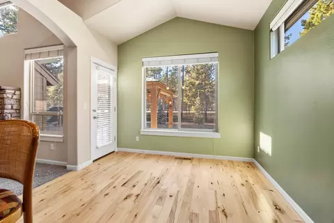 51907 Fordham Dr, La Pine, OR 97739 photo 4