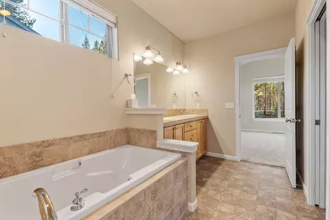51907 Fordham Dr, La Pine, OR 97739 photo 9