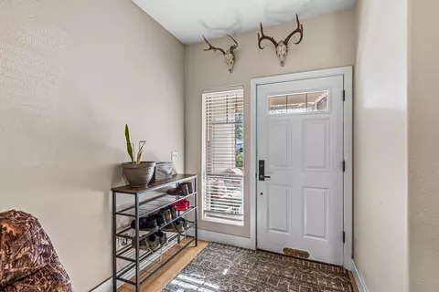 Entry Way - 155 Casey Way, Central Point, OR 97502 photo 1 of 1