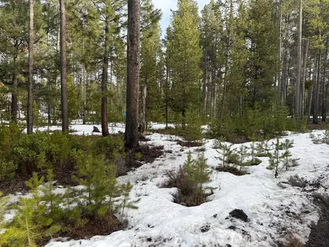 16825 Fontana Rd #35, Bend, OR 97707