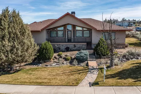 373 SE Manzanita Dr, Madras, OR 97741
