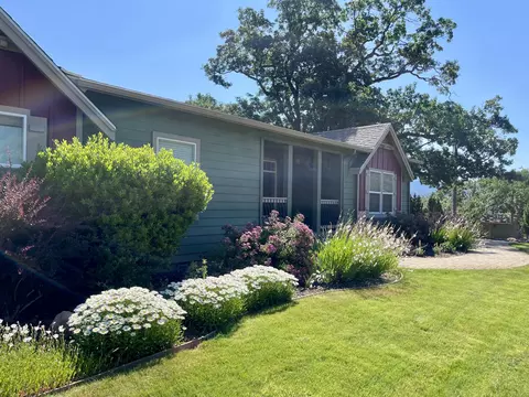 1275 Neil Creek Road Rd, Ashland, OR 97520