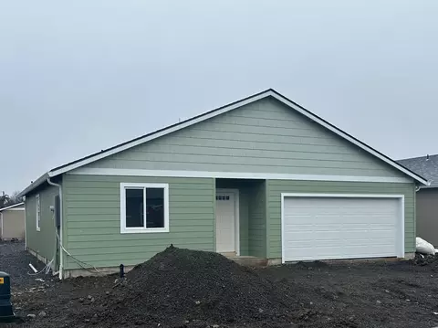 7913 27th St, White City, OR 97503