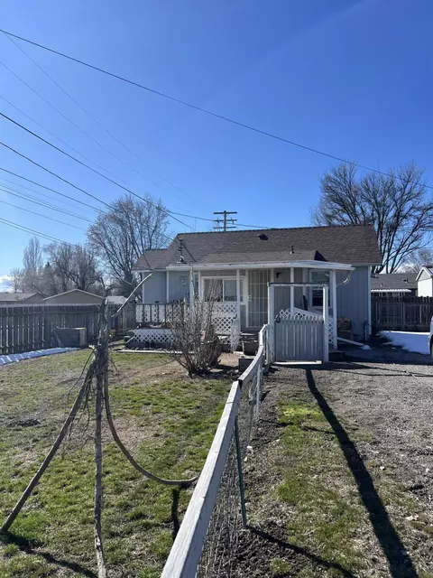 4734 Summers Ln, Klamath Falls, OR 97603