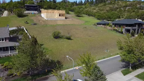 4101 Piedmont Ter, Medford, OR 97504