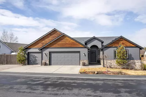 61183 Hilmer Creek Dr, Bend, OR 97702
