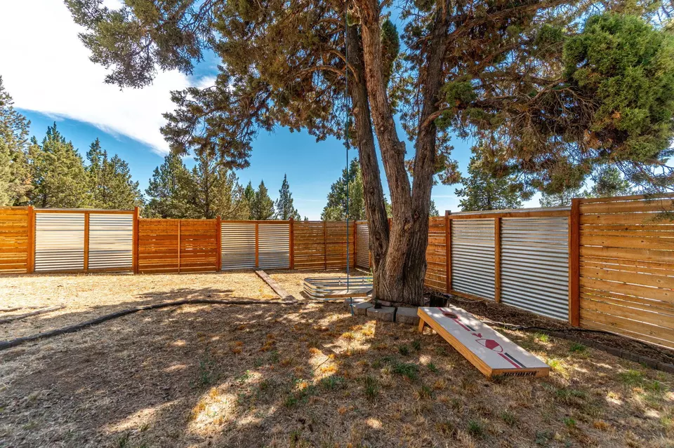 Exterior - 11211 NW King Ave, Prineville, OR 97754 photo 5 of 10