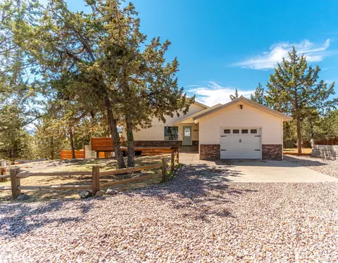 Exterior - 11211 NW King Ave, Prineville, OR 97754 photo 1 of 10