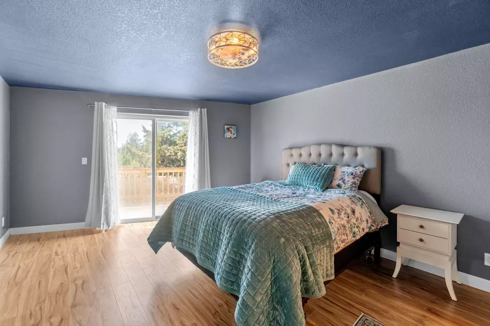 Bedroom - 11211 NW King Ave, Prineville, OR 97754 photo 2 of 6