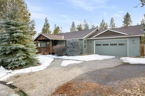 Exterior - 16685 Oakridge Pl, La Pine, OR 97739 photo 2 of 7