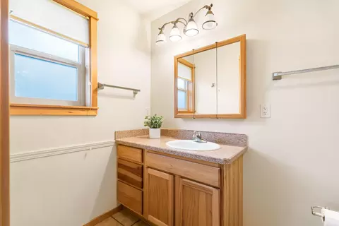 Bath - 16685 Oakridge Pl, La Pine, OR 97739 photo 1 of 1
