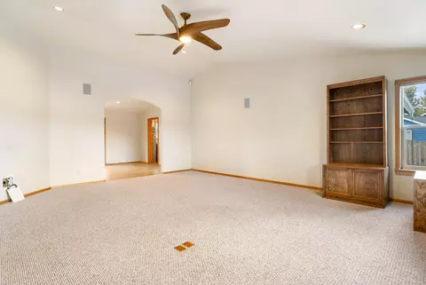 Living - 16685 Oakridge Pl, La Pine, OR 97739 photo 2 of 2