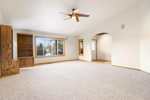 Living - 16685 Oakridge Pl, La Pine, OR 97739 photo 1 of 2