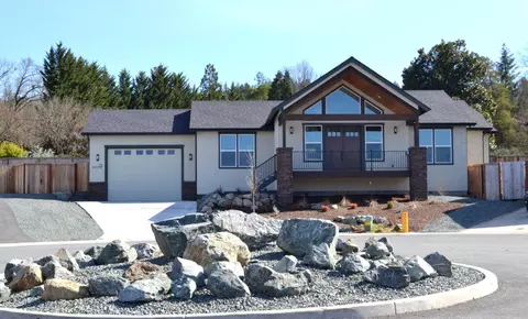 76 SE Demi Ct, Grants Pass, OR 97527