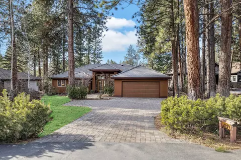 19557 Green Lakes Loop, Bend, OR 97702