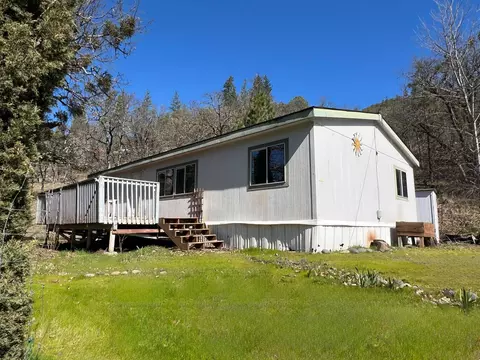 20430 Highway 62, Shady Cove, OR 97539