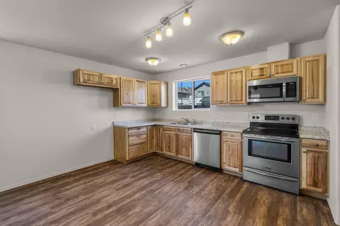 Kitchen - 51736 Putney Ln, La Pine, OR 97739 photo 2 of 2