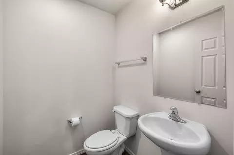 Bath - 51736 Putney Ln, La Pine, OR 97739 photo 1 of 3
