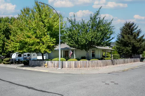1800 SW J St, Grants Pass, OR 97526