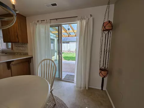 Dining - 639 Karic Way, Eagle Point, OR 97524 photo 2 of 2