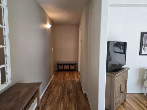 Entry Way - 639 Karic Way, Eagle Point, OR 97524 photo 1 of 3
