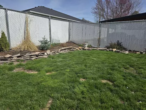 Exterior - 639 Karic Way, Eagle Point, OR 97524 photo 5 of 5