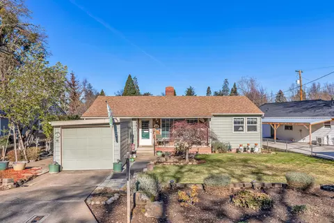 1521 Wilson Pl, Medford, OR 97504