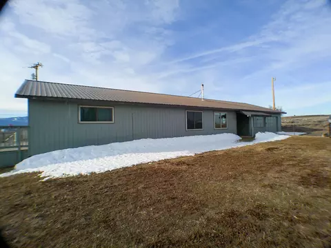 Exterior - 23727 Jefferson Ave, Beatty, OR 97621 photo 3 of 11