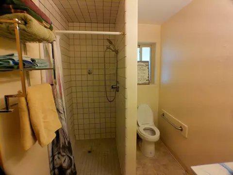 Bath - 23727 Jefferson Ave, Beatty, OR 97621 photo 1 of 3