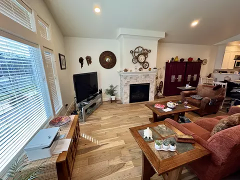 438 Cheney Loop, Central Point, OR 97502 photo 3