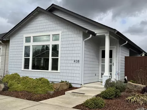 438 Cheney Loop, Central Point, OR 97502