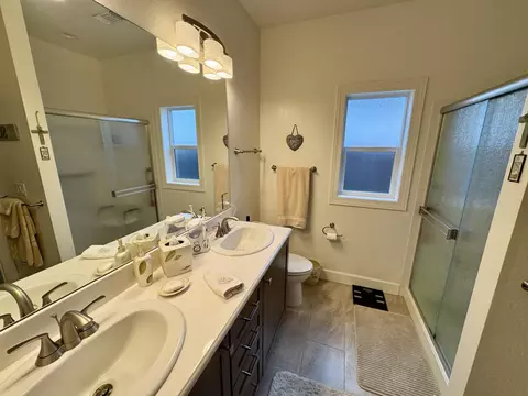 438 Cheney Loop, Central Point, OR 97502 photo 10